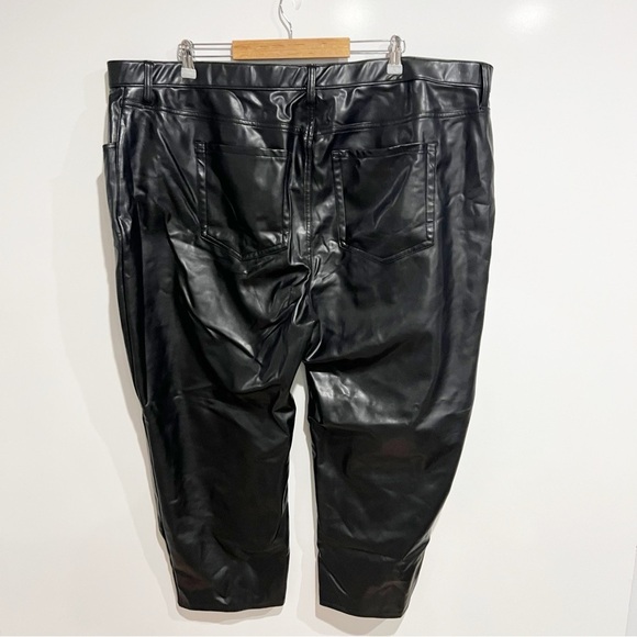 Abercrombie & Fitch Curve Love Vegan Leather Ankle Straight Pant - Picture 5 of 9